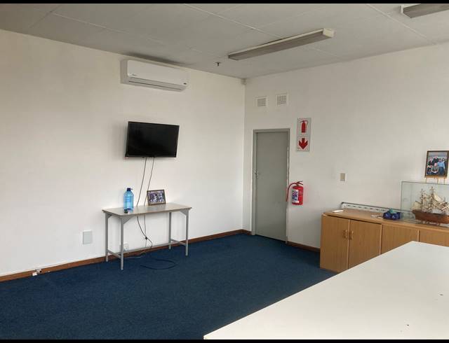 2,140M² FACTORY TO LET IN WESTMEAD